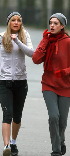 Übungen, Gewicht zu verlieren: Anne Hathaway und Kate Hudson Jogging
