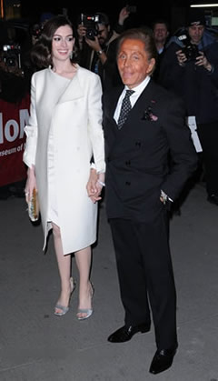 Style der Stars: Anne Hathaway - Valentino